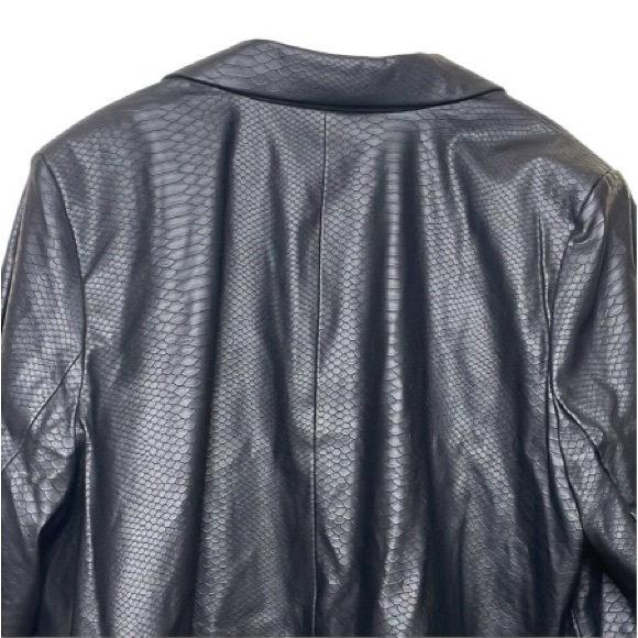 Ava & Viv Faux Snakeskin Black Crop Jacket 4x - Picture 7 of 7